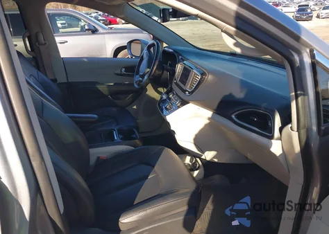 2020 Chrysler Pacifica Touring L z USA, uszkodzony, nr VIN 2C4RC1BGXLR125614